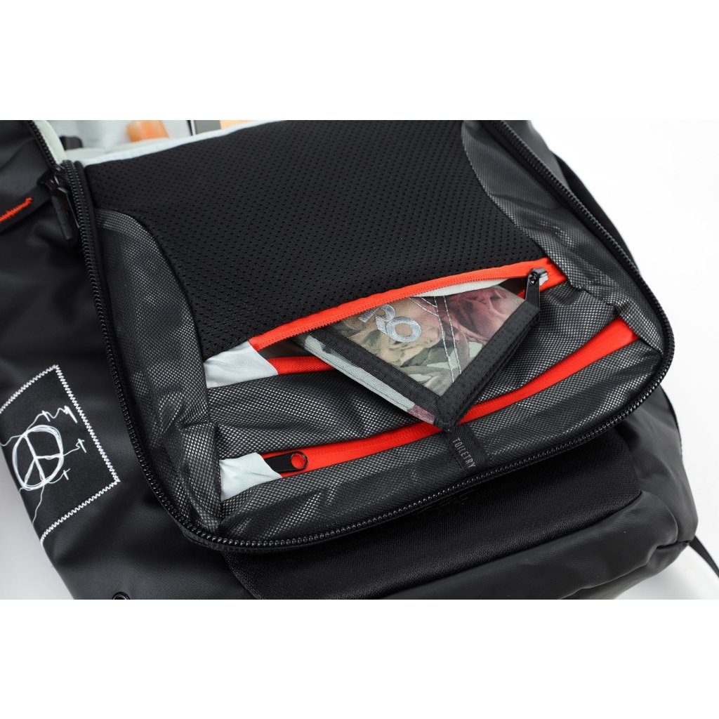 Nitro Nikuro Traveler – vnitřní uspořádání