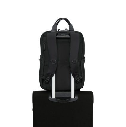 Zadní část American Tourister Minima City Backpack s průvlekem na kufr