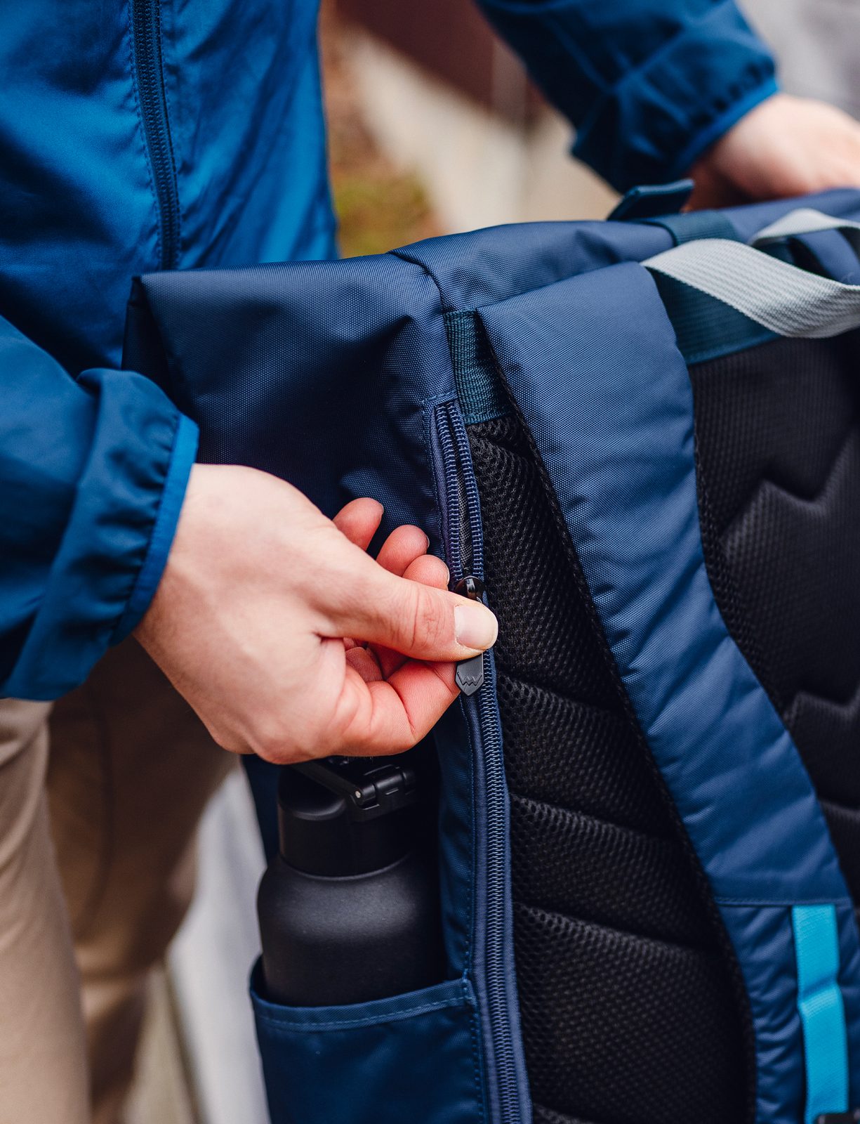 VUCH Sirius boční vstup do batohu