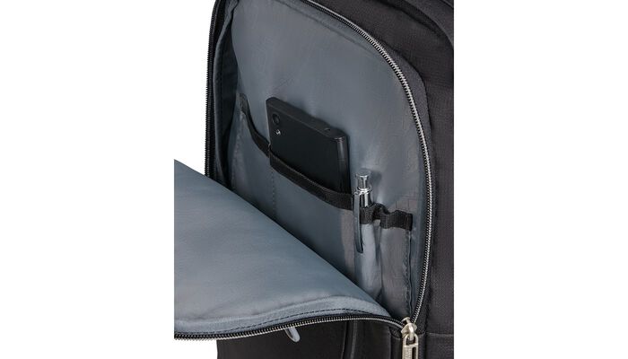 Přední kapsa s organizérem