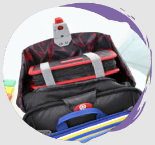 Spousta místa na knihy a sešity